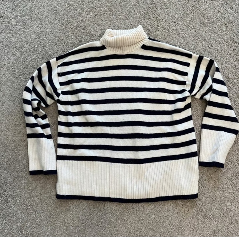 Aritzia babaton 100% merino wool sweater sz. XS